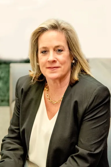 Elke Buckland Headshot